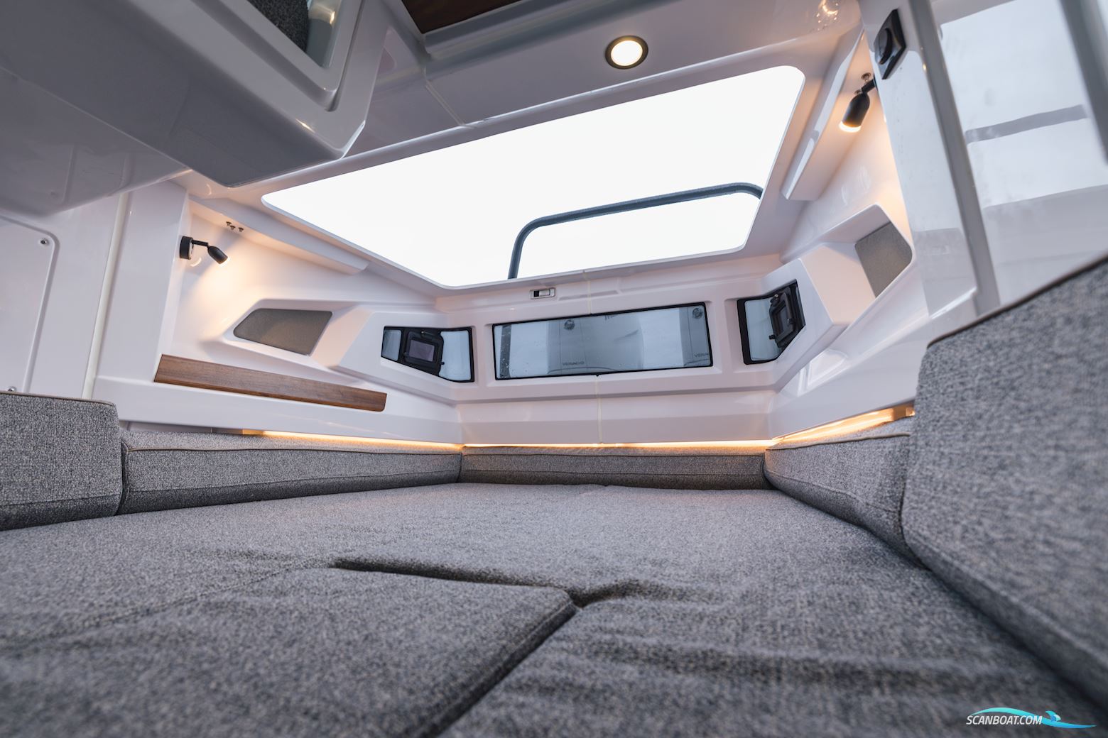 Axopar Yachts Axopar 38 XC Cross Cabin