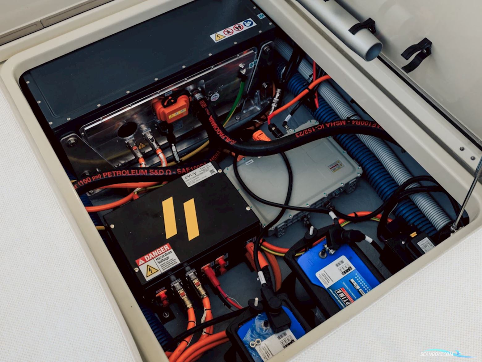 Axopar Yachts Axopar AX/E 22