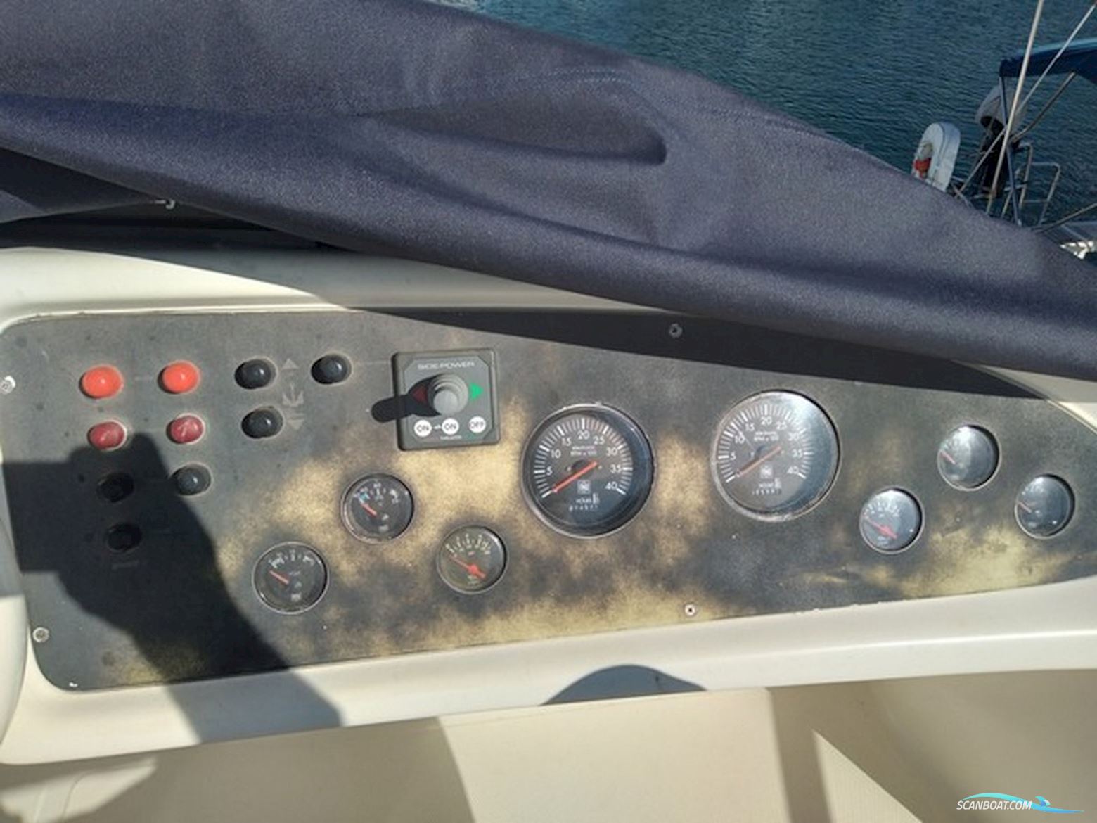 Azimut 40