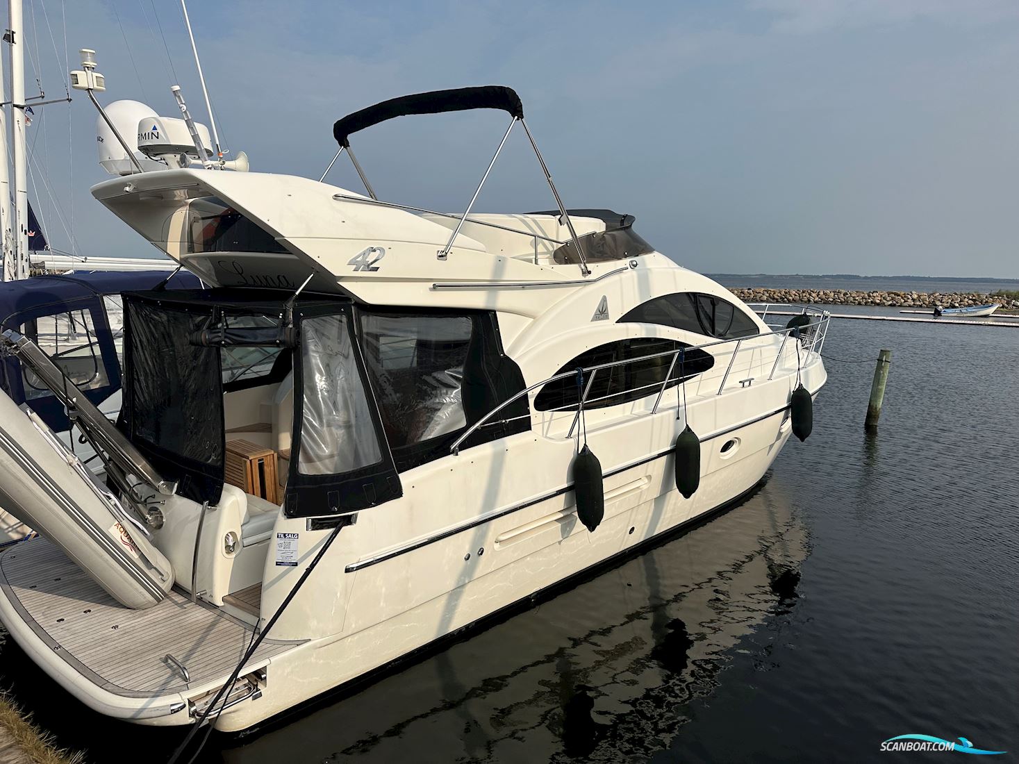 Azimut 42 Fly Motorbåt 2000, med Catterpilar 3126 motor, Danmark