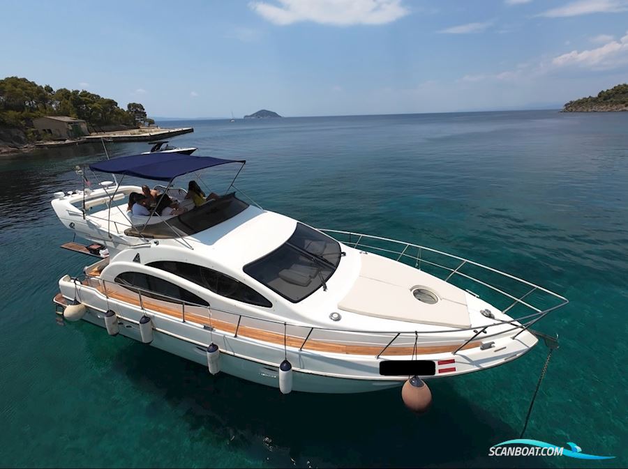 Azimut 42 Fly Motorbåt 2002, med Caterpillar motor, Grekland