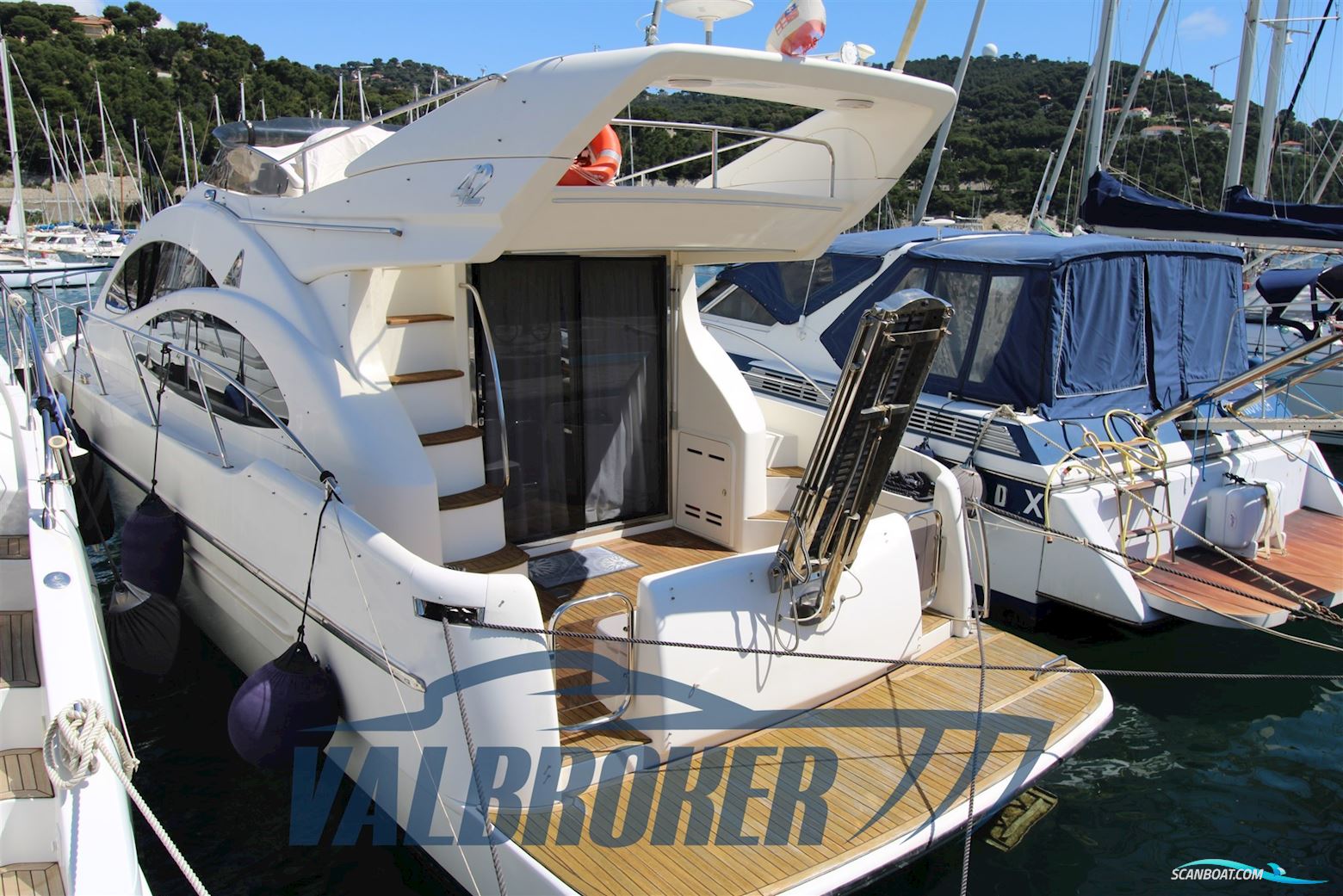 Azimut 42 Motorbåt 1999, med Caterpillar 3126-385 DITA motor, Italien