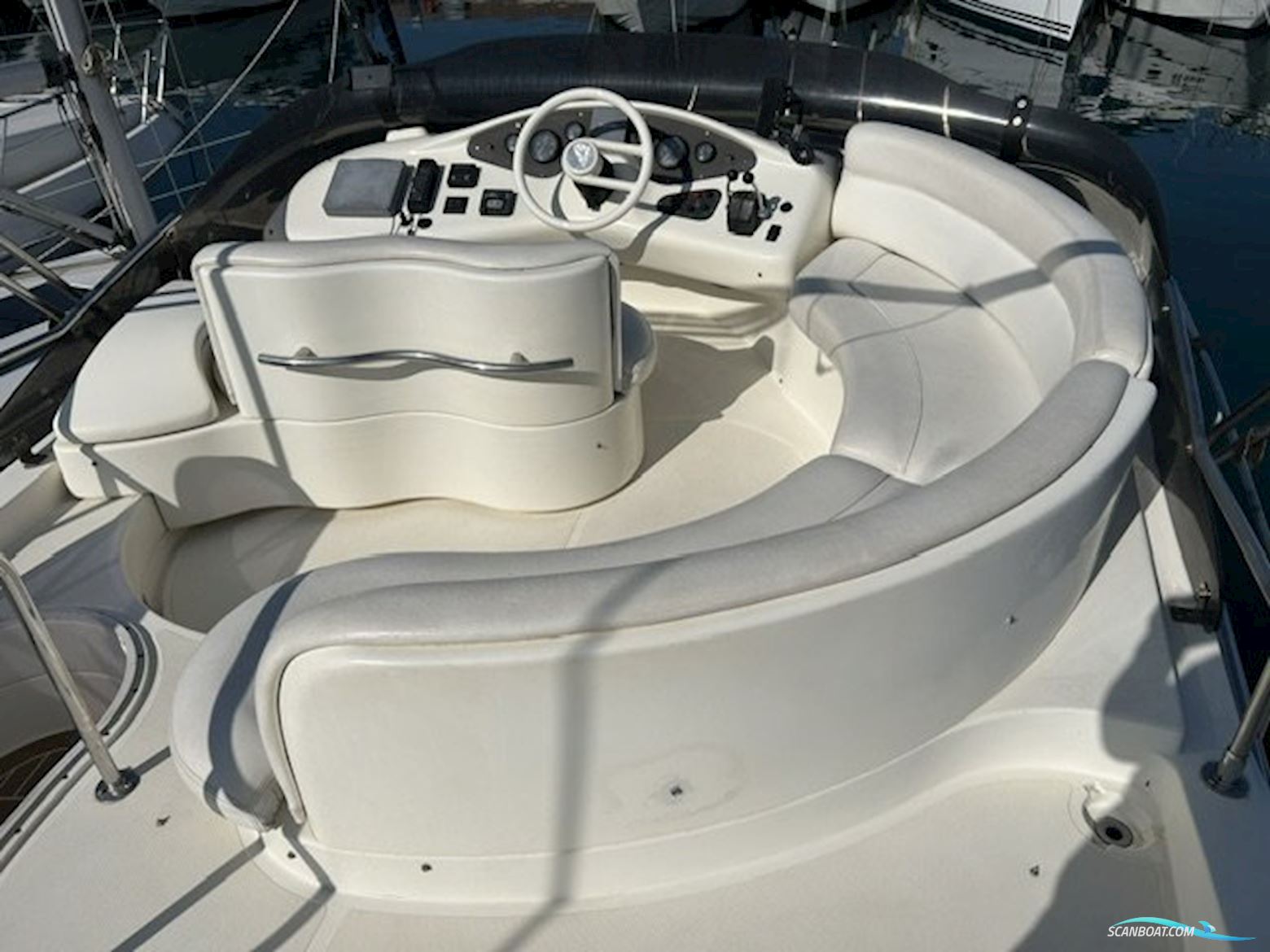 Azimut 42
