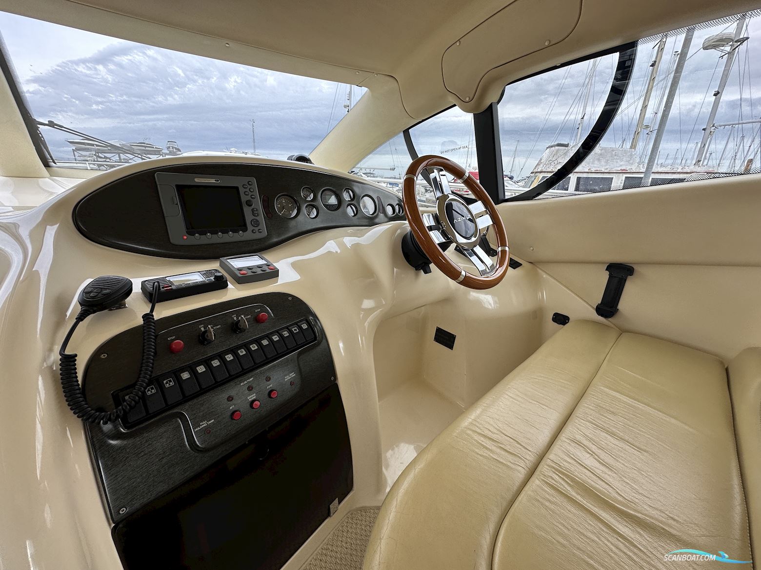 Azimut 42