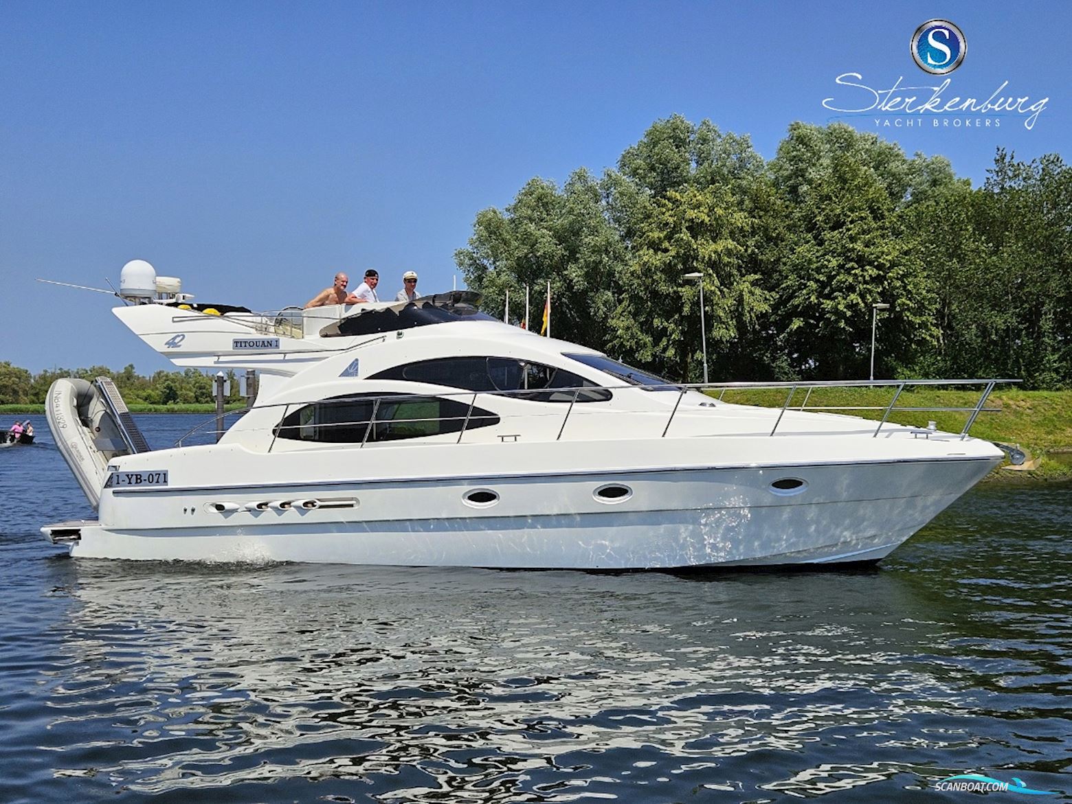 Azimut 42