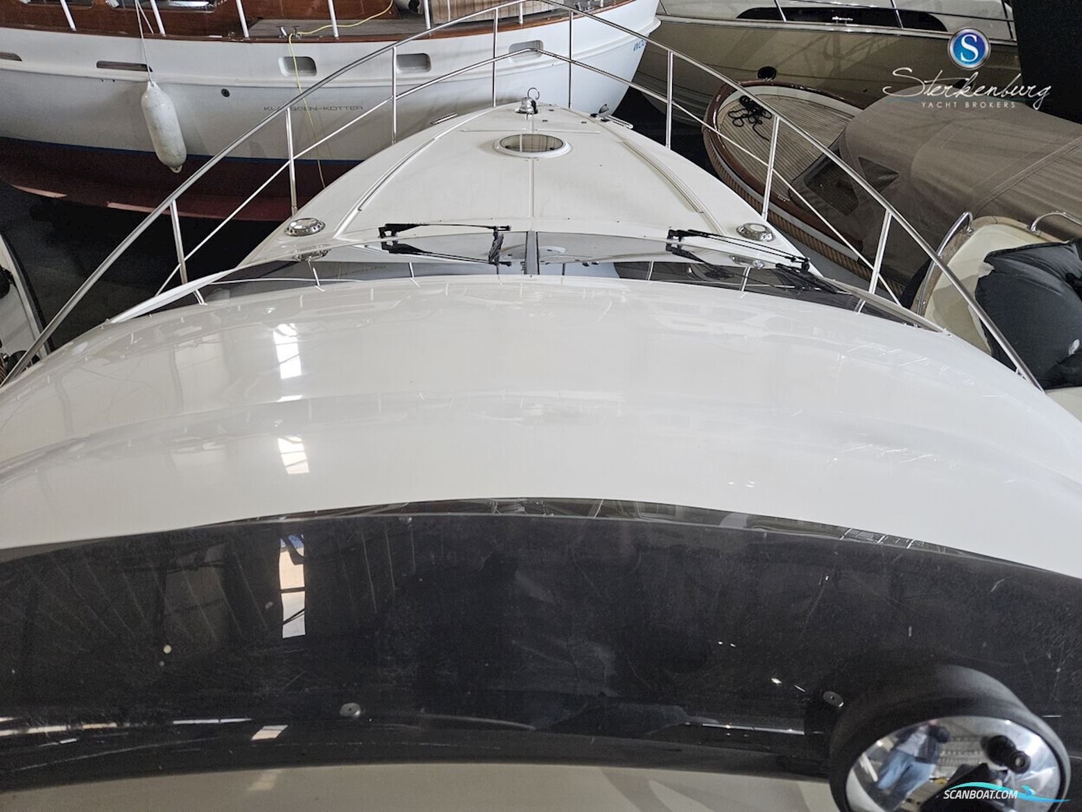 Azimut 42