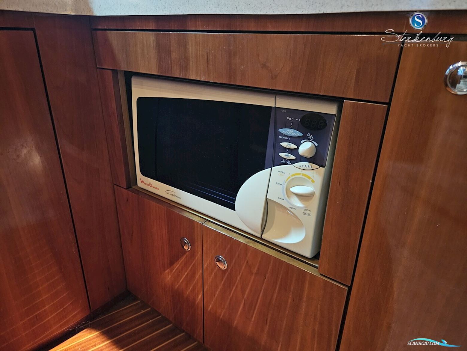 Azimut 42