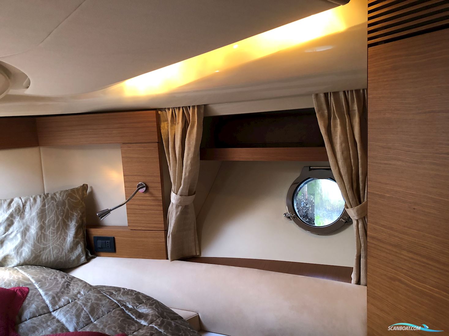 Azimut 43 Fly
