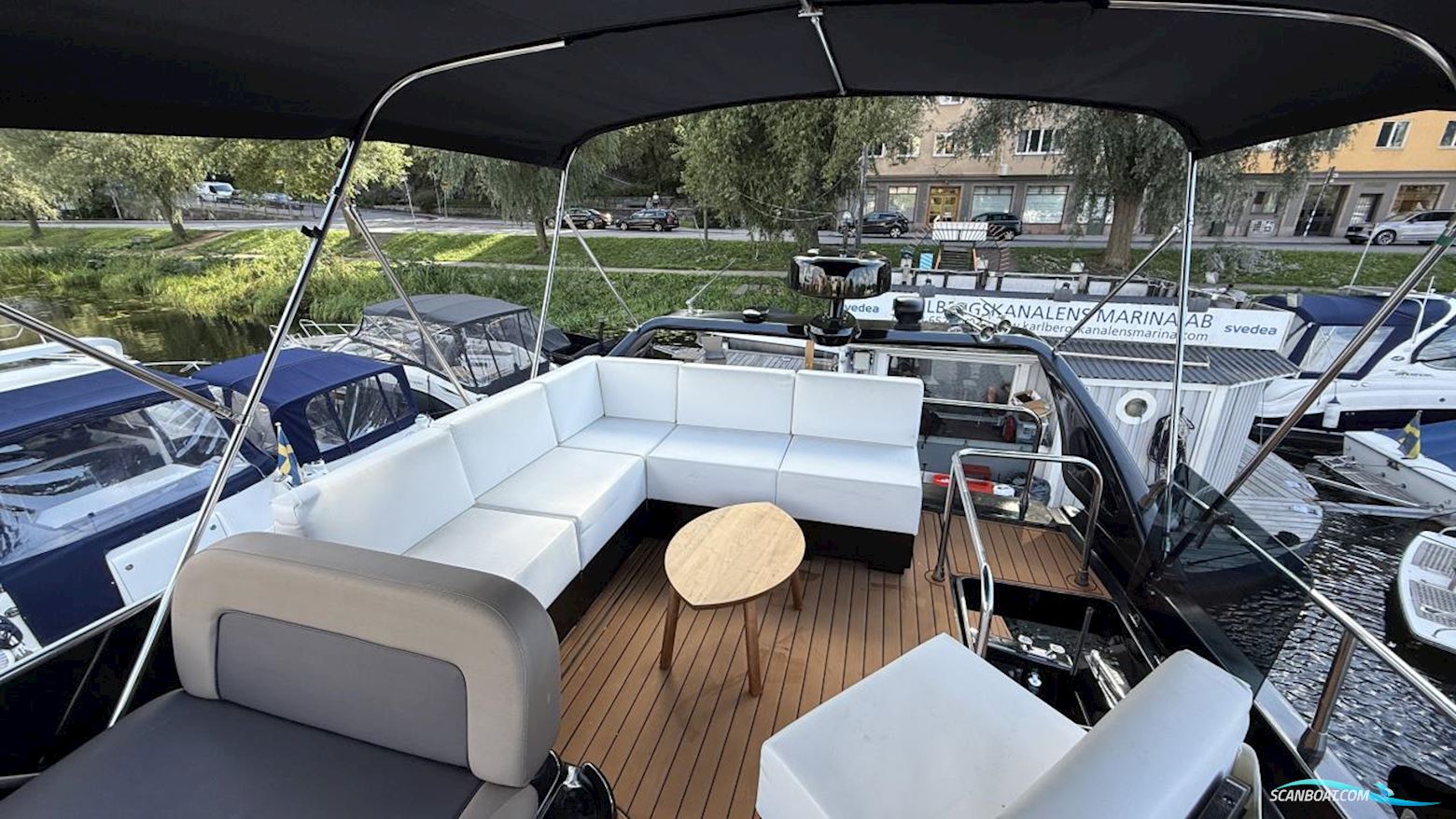 Azimut 43