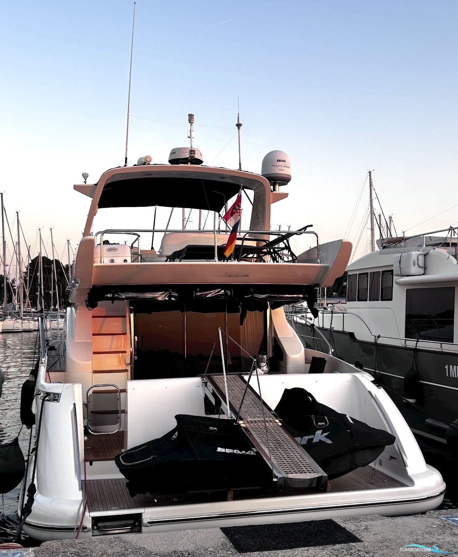 Azimut 50 Fly 2 Kabinen