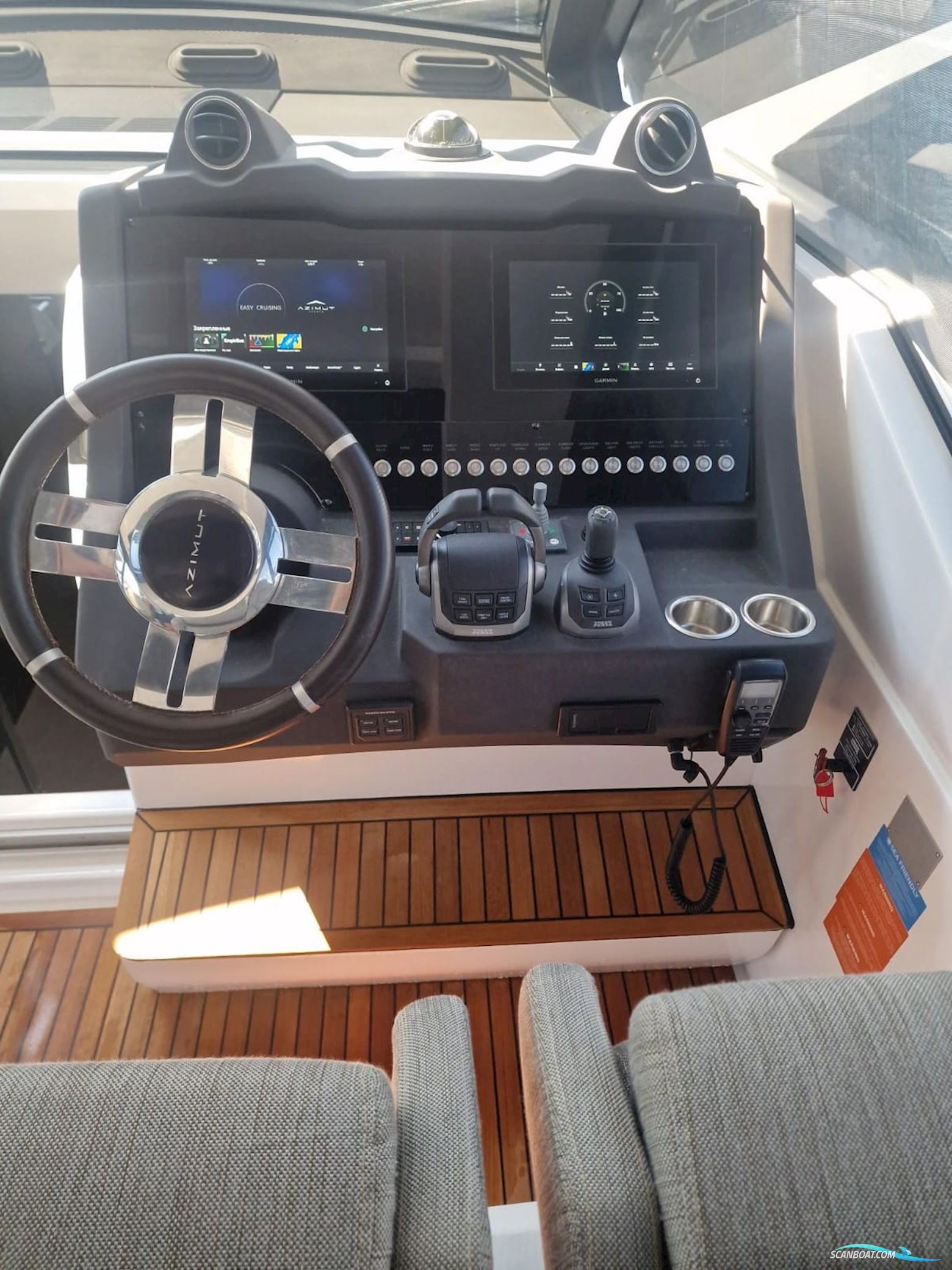 Azimut 51