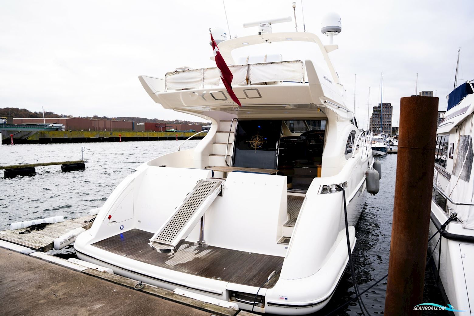Azimut 55