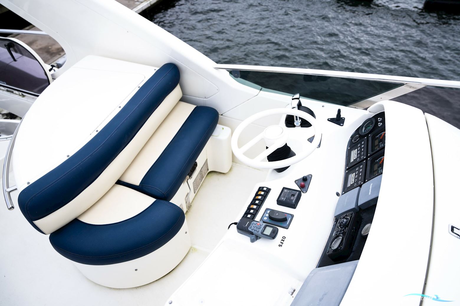 Azimut 55