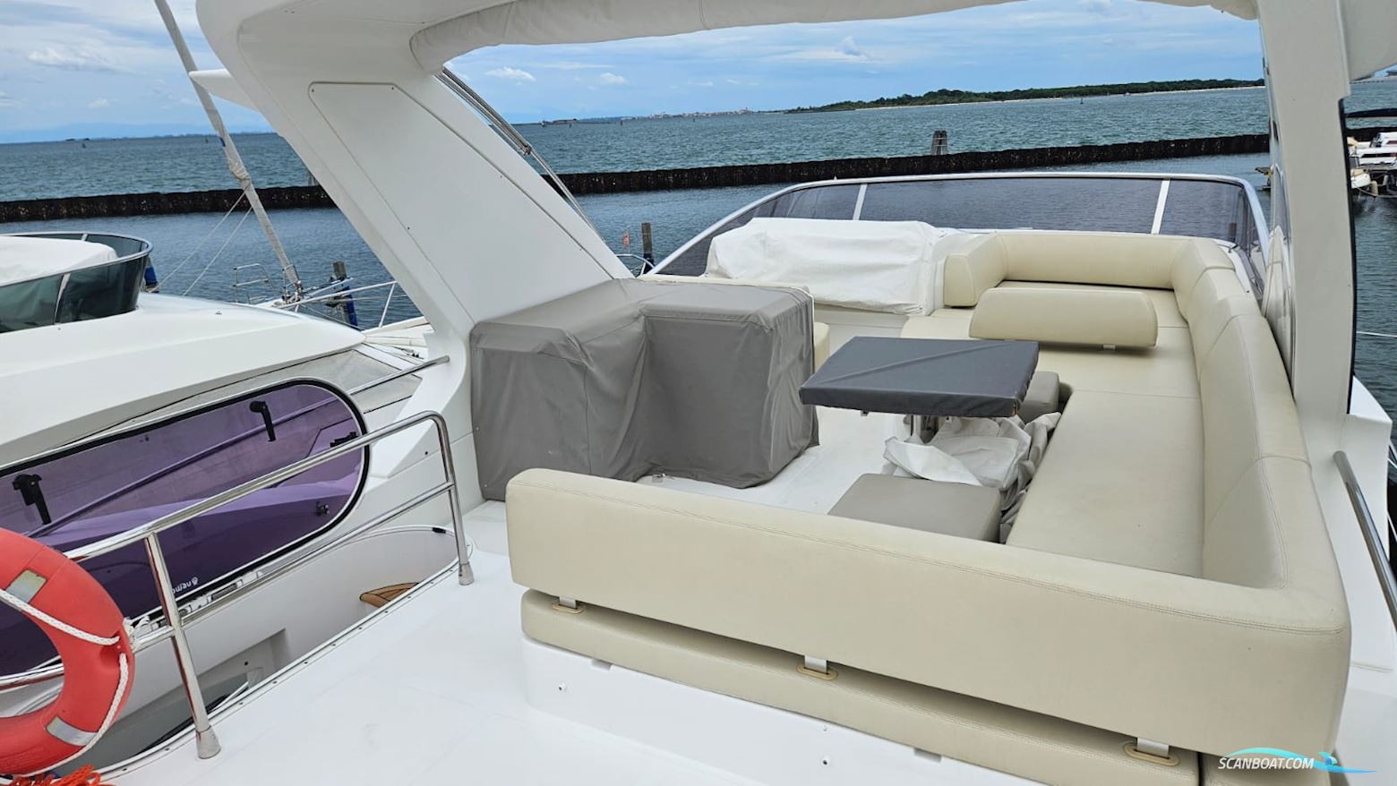 Azimut 60