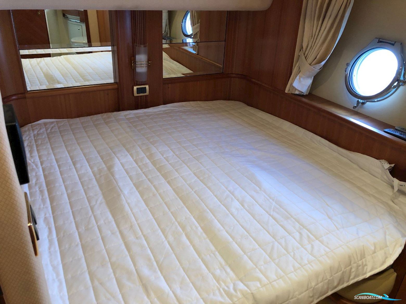 Azimut 68 EVO FLY - BJ. 2008 - 4 KAB.