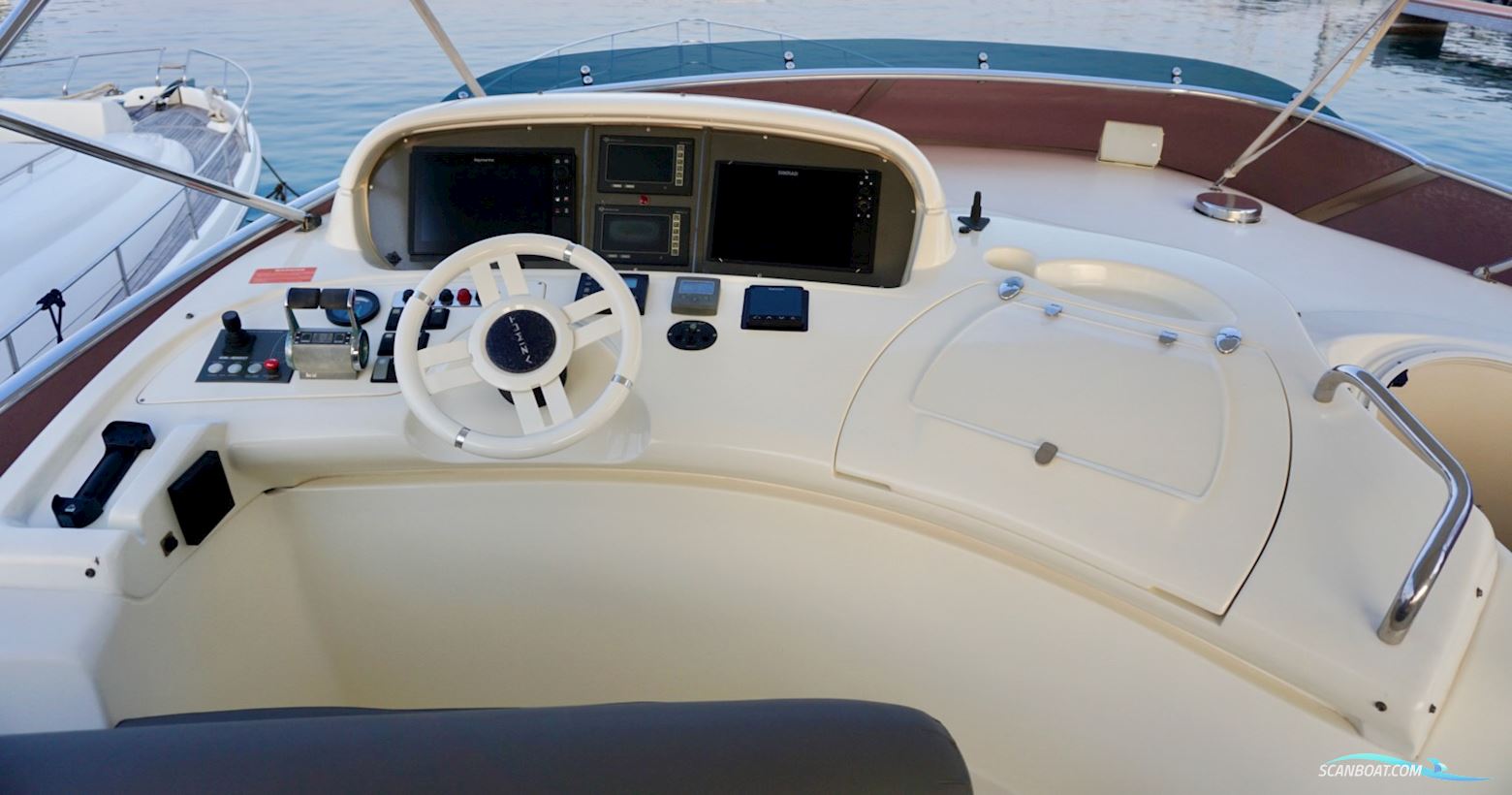 Azimut 68