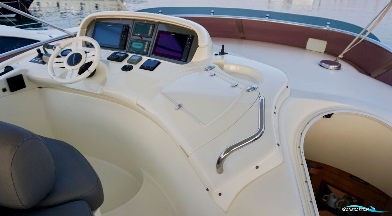 Azimut 68