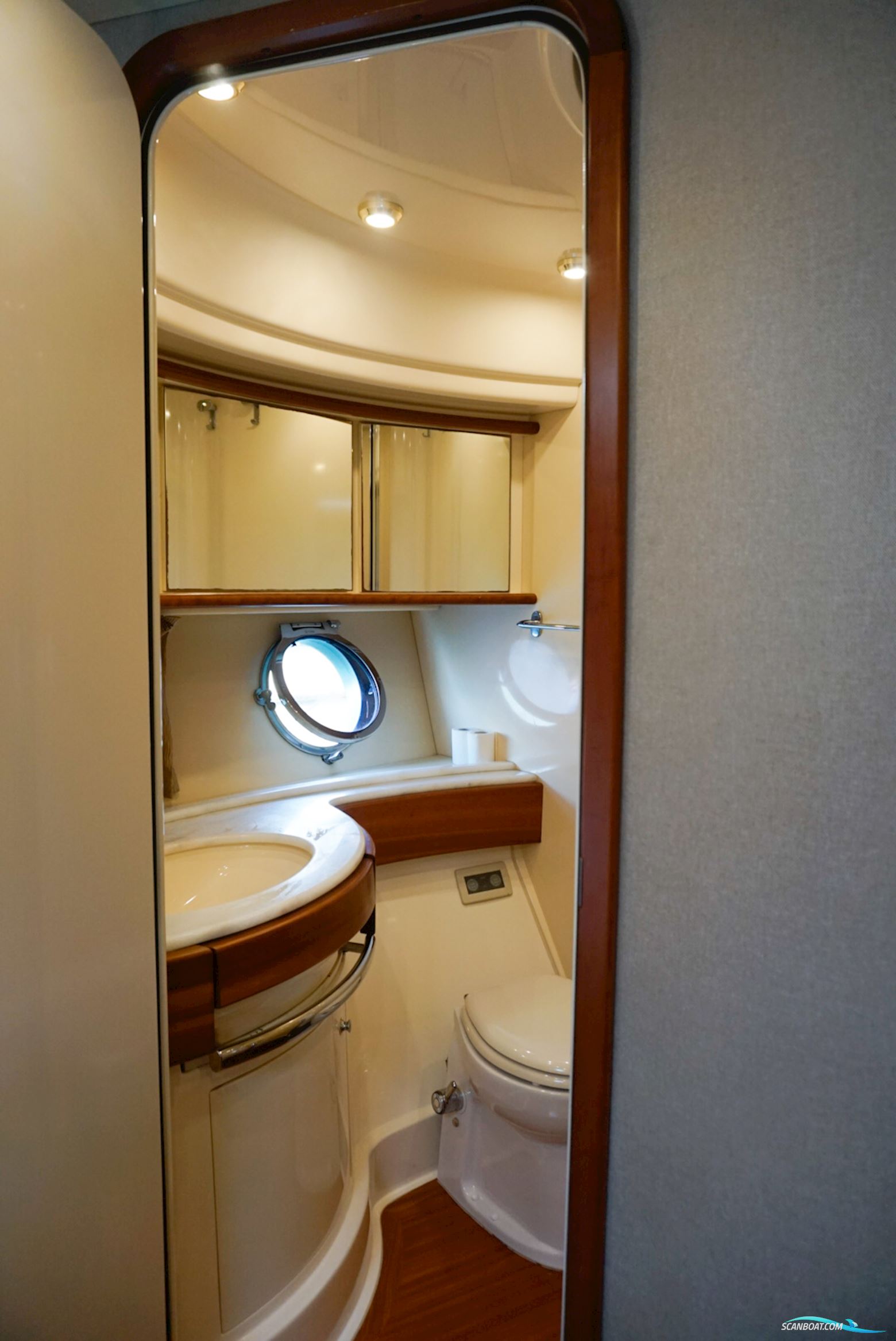 Azimut 68