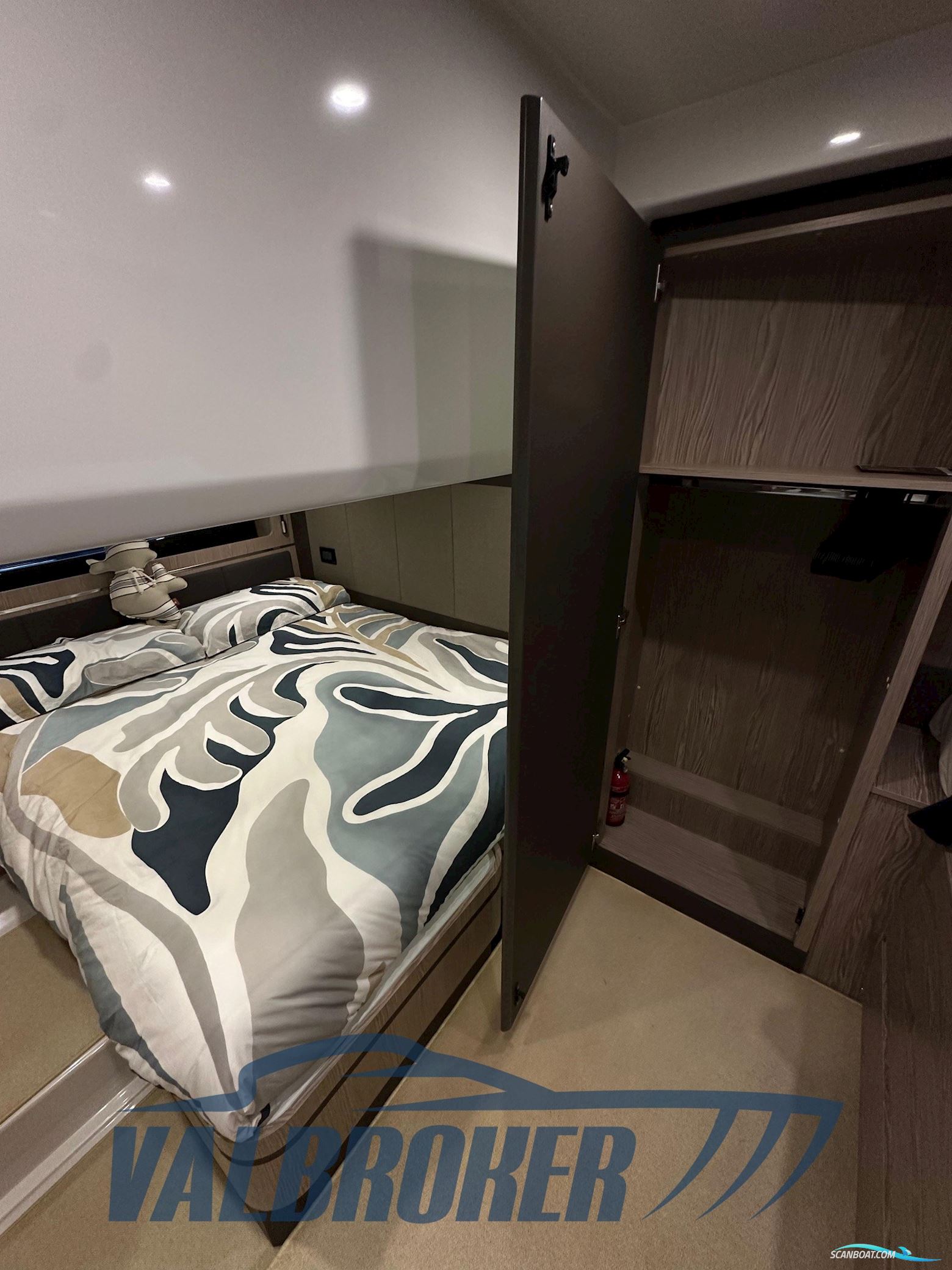 Azimut Atlantis 43