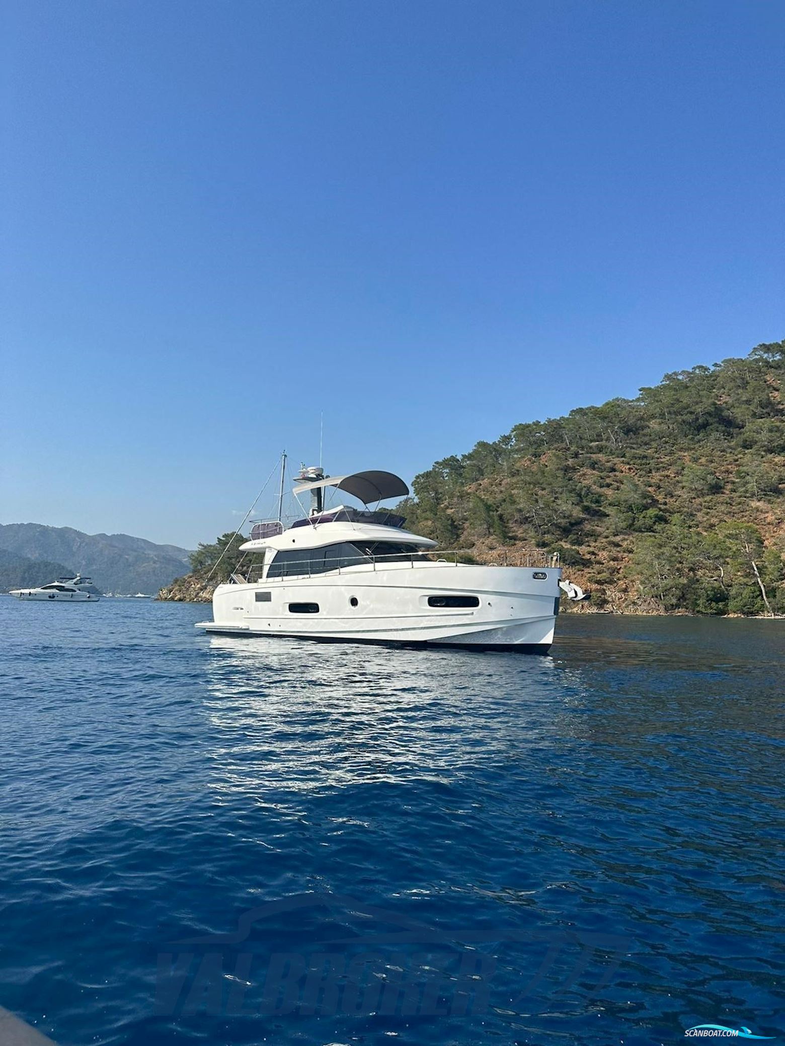 Azimut Magellano 43