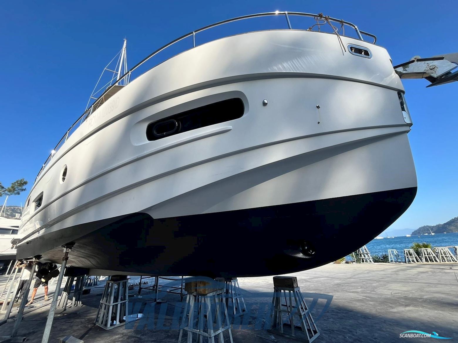 Azimut Magellano 43