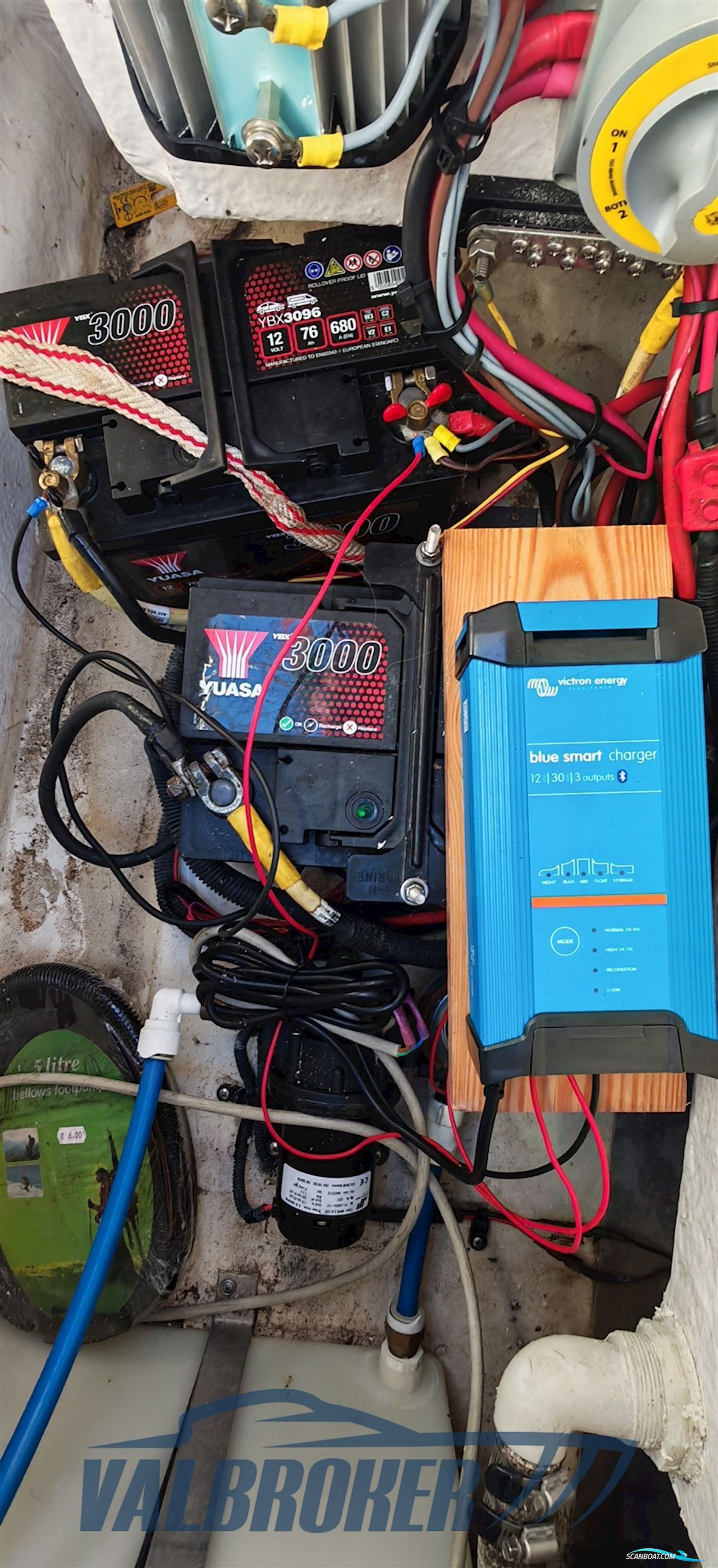 Azure Boats AZ 258 BR