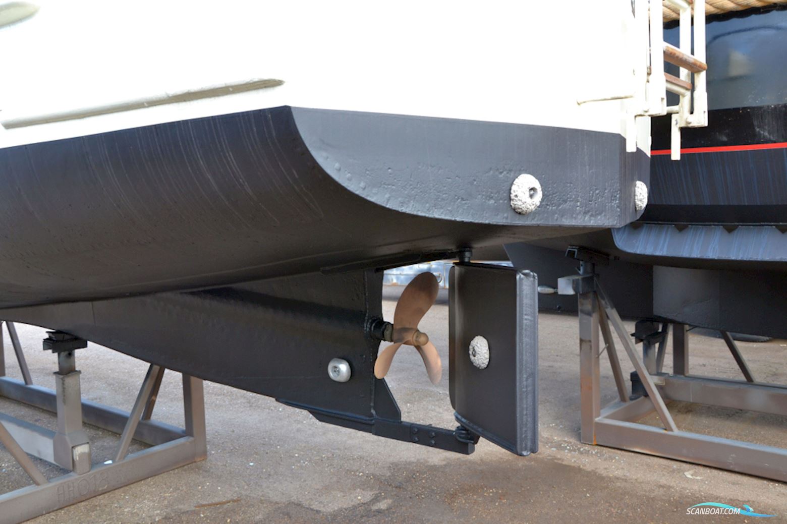 Bakdekker Met Kofferdek en Achterkajuit