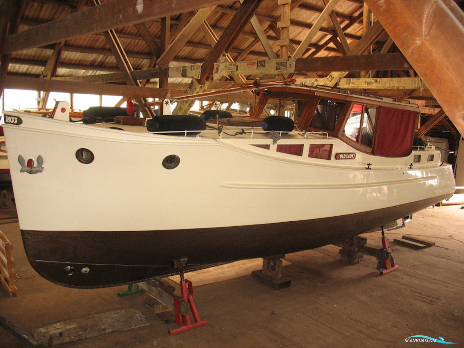 Bakdekker Met Kofferdek en Achterkajuit