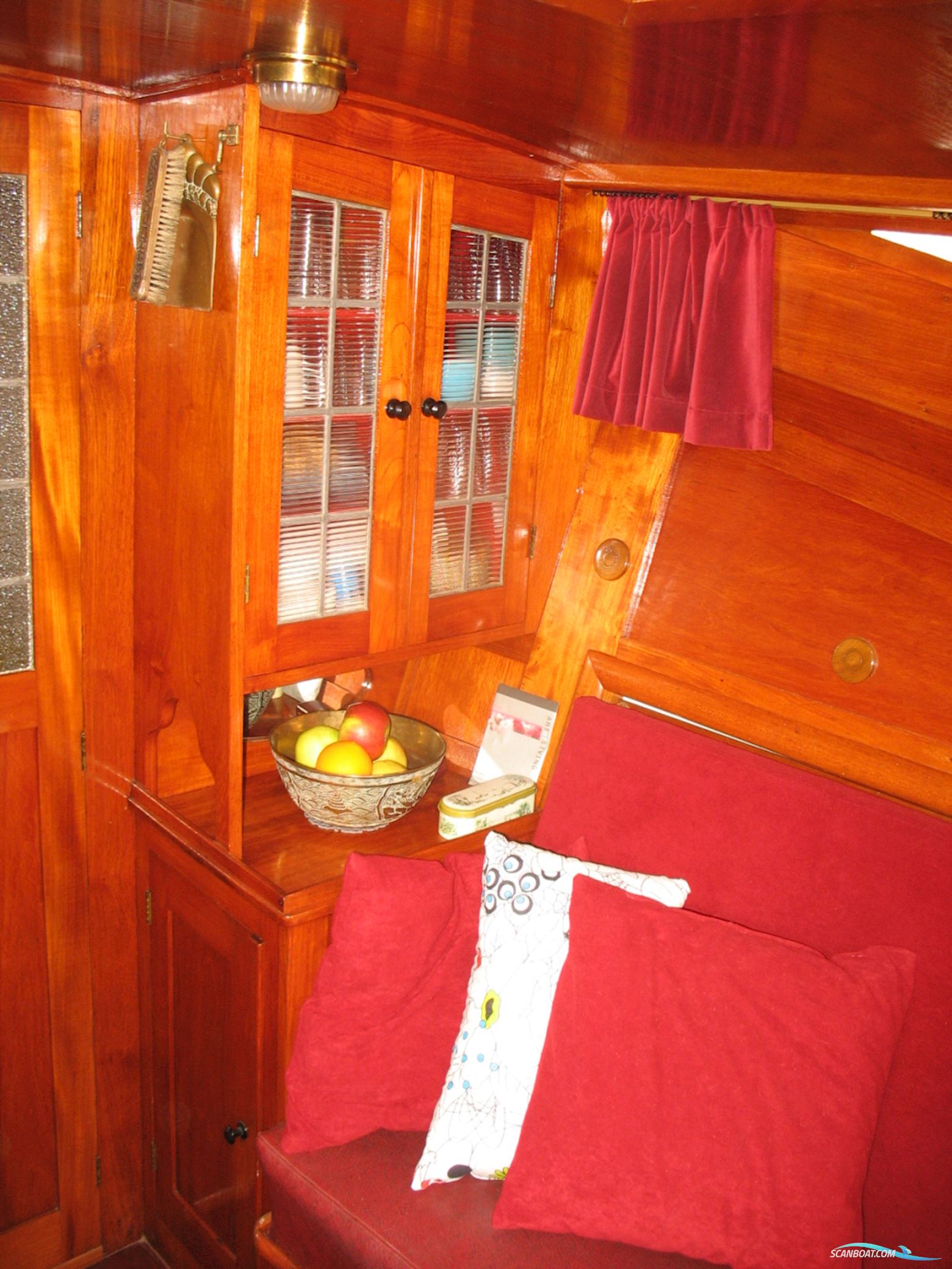 Bakdekker Met Kofferdek en Achterkajuit