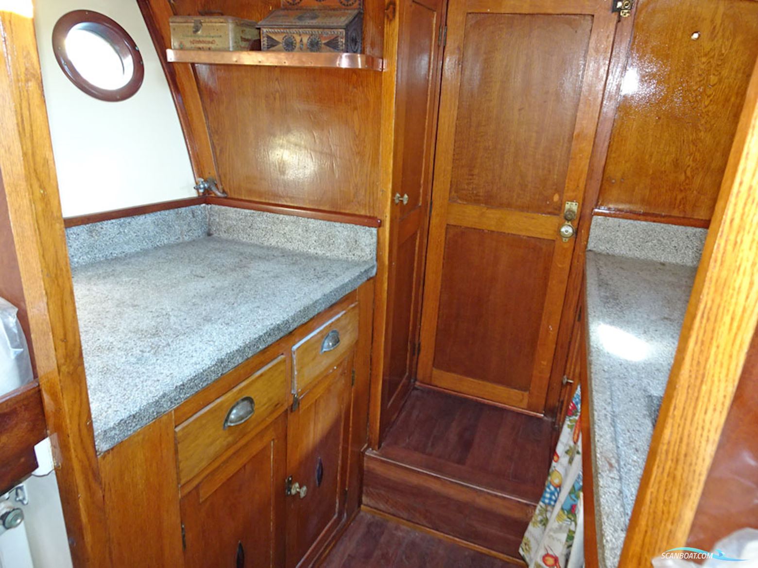 Bakdeksalonkruiser 11.20