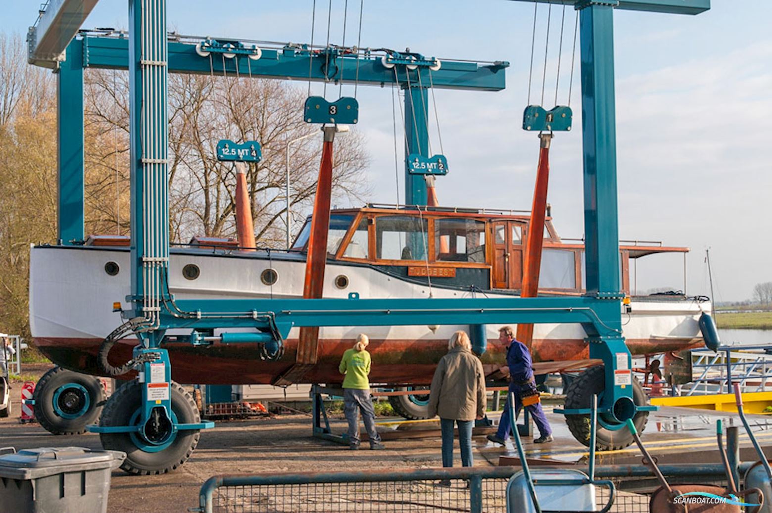 Bakdeksalonkruiser 11.20