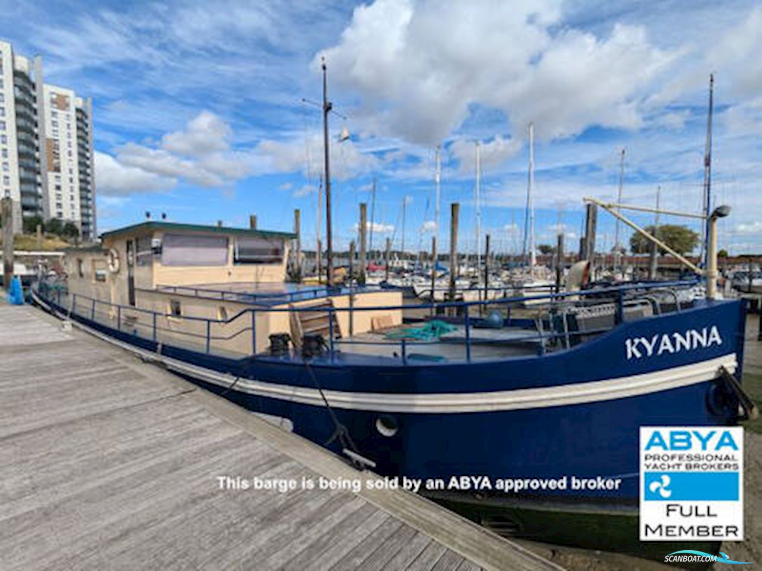 Barge  Motorbåt 1919, med DAF 1160 motor, England