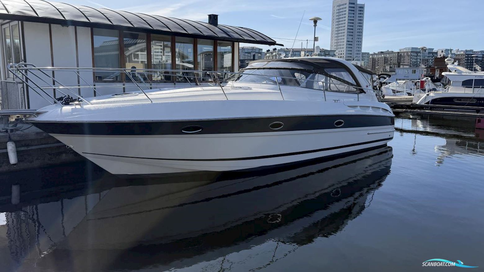 Bavaria 35 Sport Motorbåt 2006, med Volvo Penta motor, Sverige