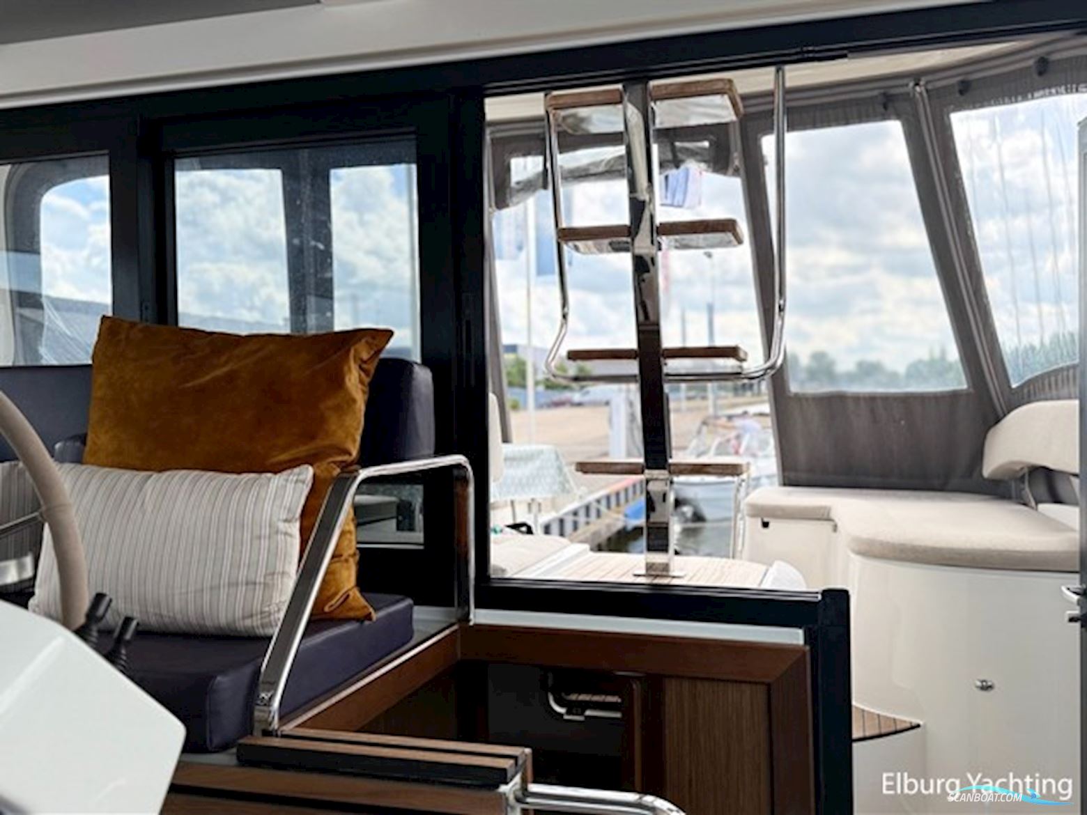 Bavaria E40 Flybridge