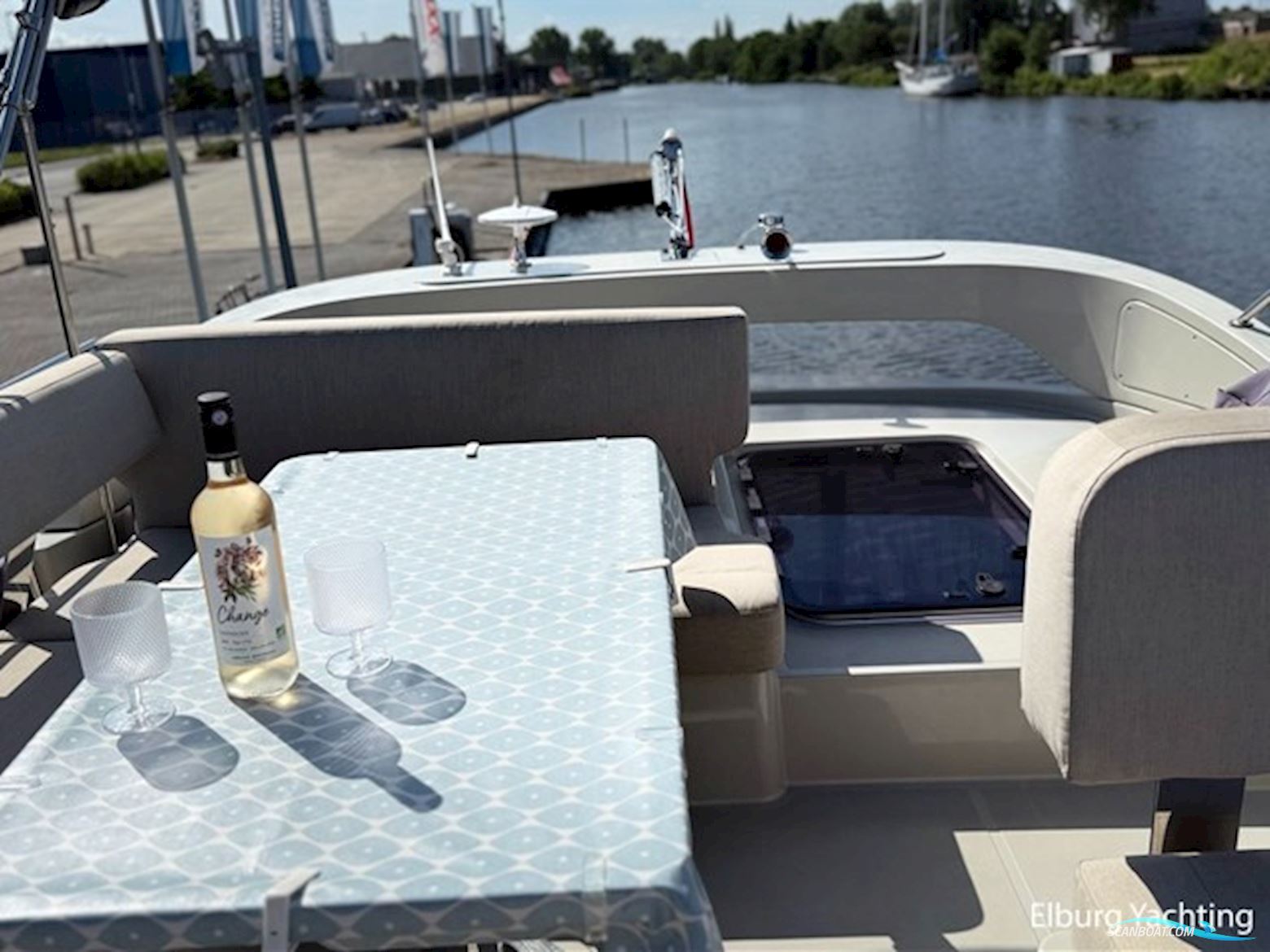 Bavaria E40 Flybridge