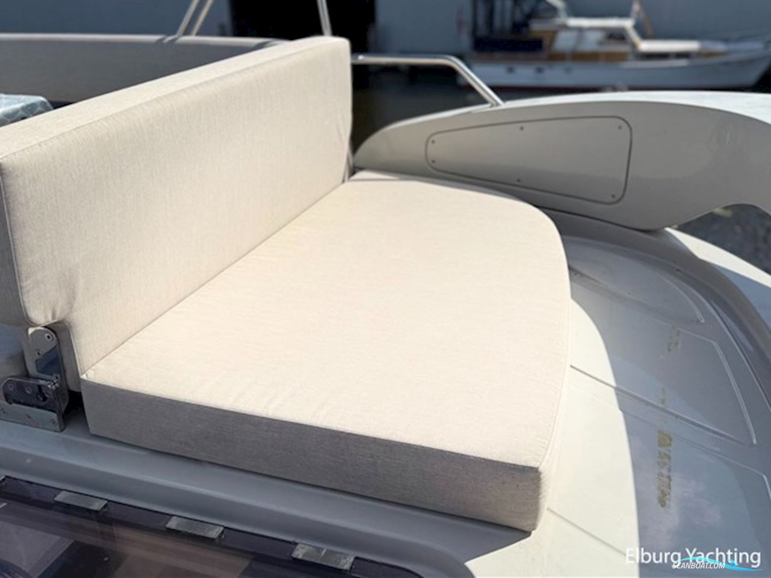 Bavaria E40 Flybridge