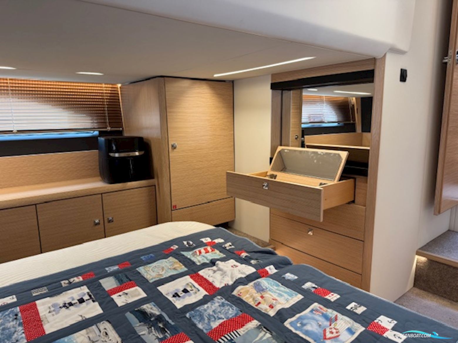 Bavaria R 40 Fly m/ Joystck