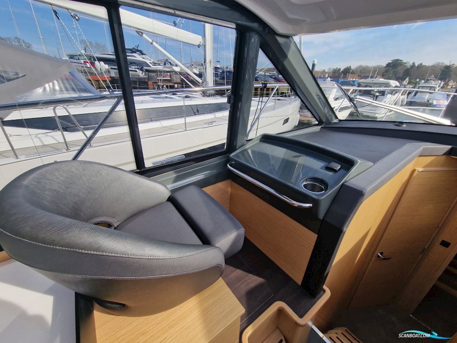 Bavaria R40 Coupe