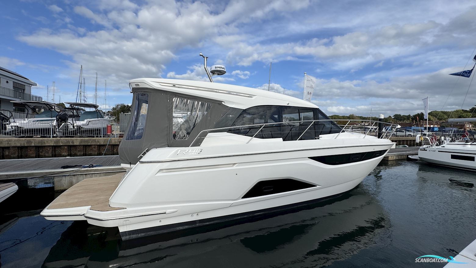 Bavaria R40 Coupe Motorbåt 2026, med Volvo Penta motor, England