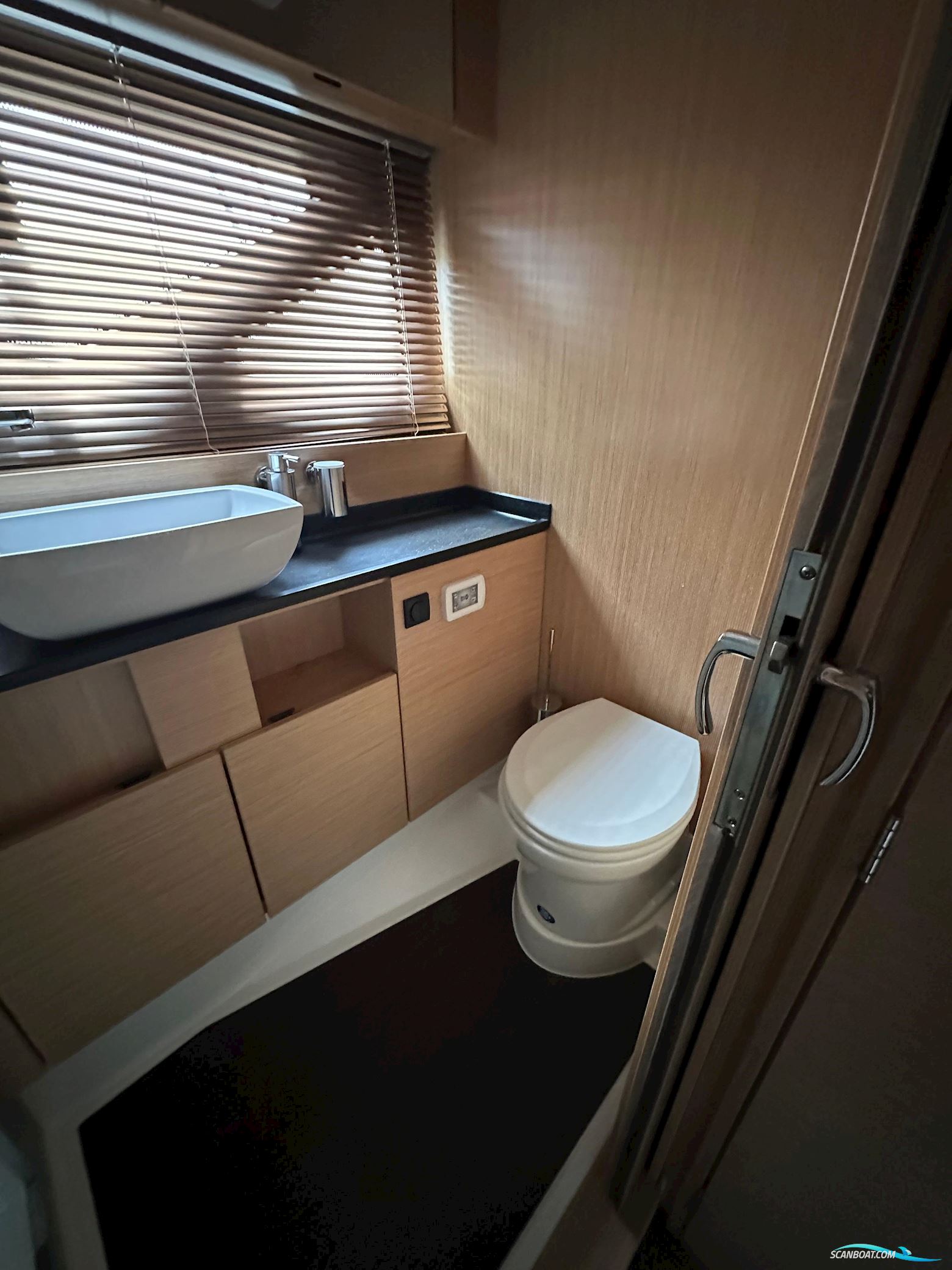 Bavaria R55 Flybridge