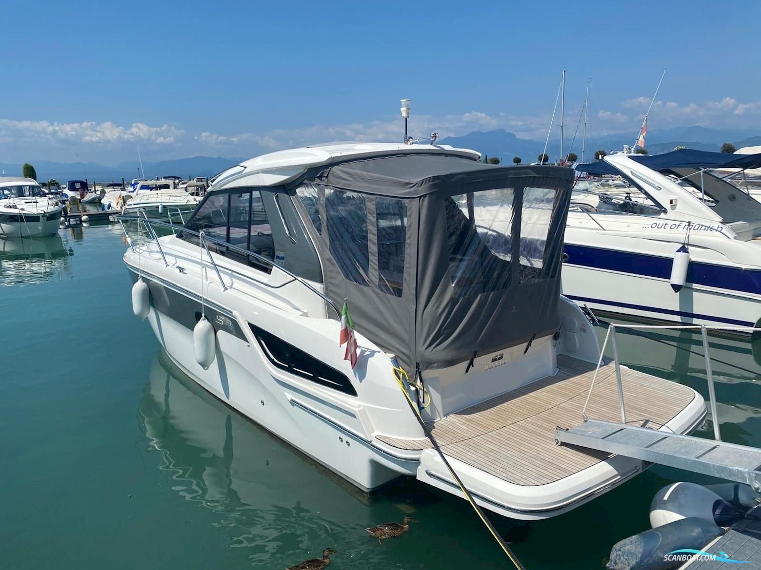 Bavaria S 33 HT - 2019 Motorbåt 2019, med Mercruiser 4,5 V6 Ect Mpi motor, Italien