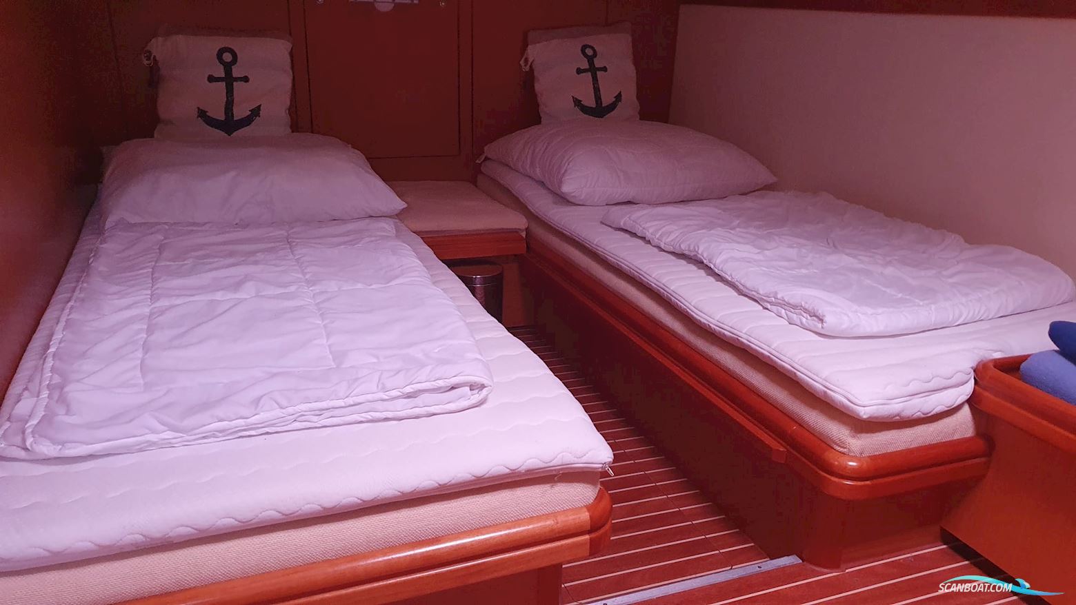 Bavaria S 37