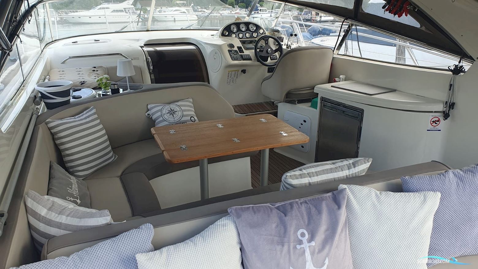 Bavaria S 37