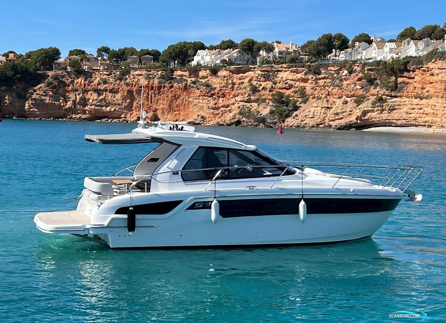 Bavaria S33 HT Motorbåt 2023, med Volvo Penta motor, Spanien