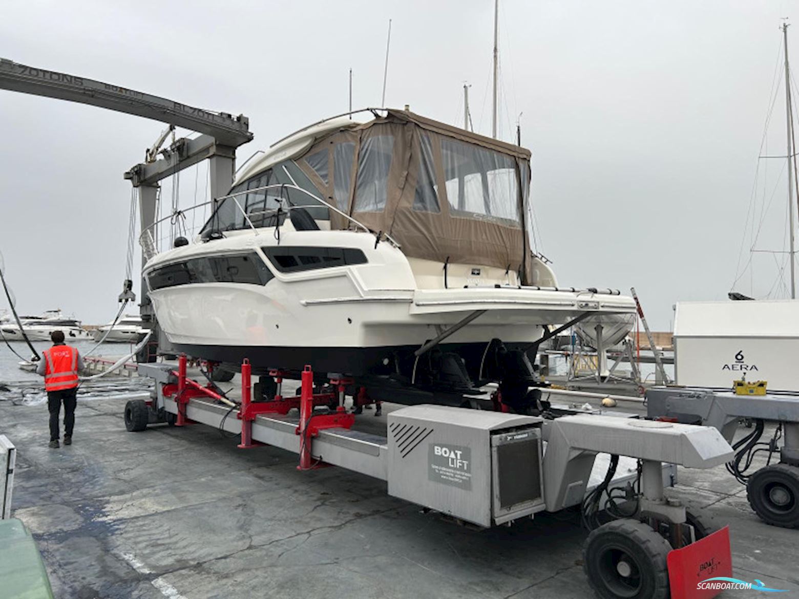 Bavaria S36 HT Motorbåt 2018, med Volvo Penta D3 motor, Spanien