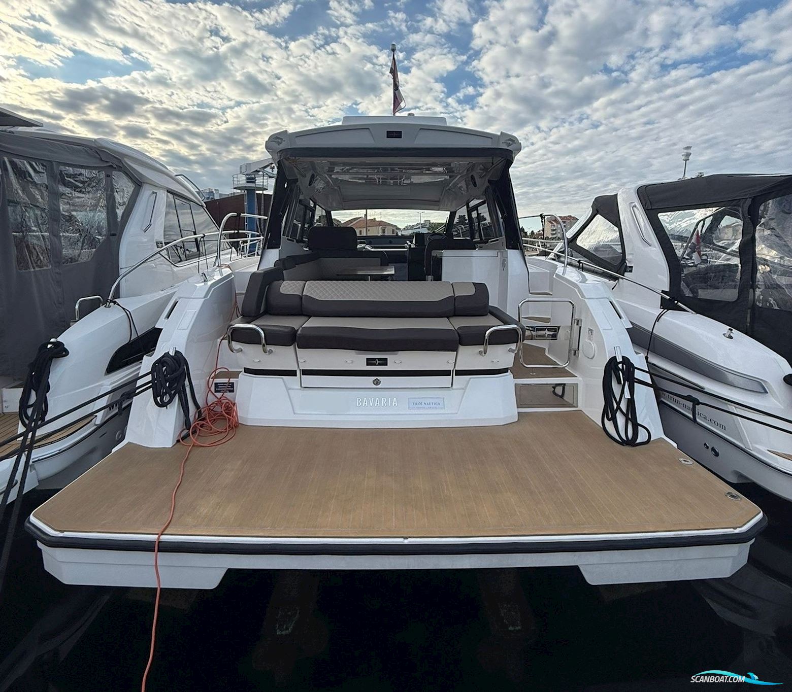 Bavaria SR 36 HT - 2022 Motorbåt 2022, med VOLVO PENTA D4-300 AQUAMATIC motor, Kroatien
