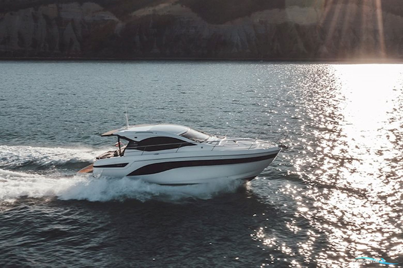 Bavaria SR 41 HT - Model 2024 Motorbåt 2024, med Volvo Penta D6-380 Joystick motor, Kroatien