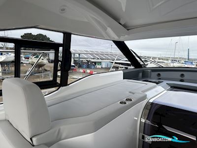 Bavaria SR35 Motorbåt 2026, med Volvo Penta motor, England