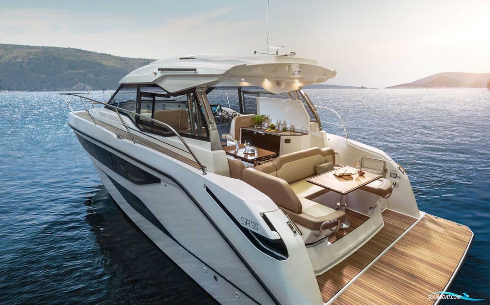 Bavaria SR38HT Motorbåt 2023, med Volvo Penta D4-300 motor, Danmark