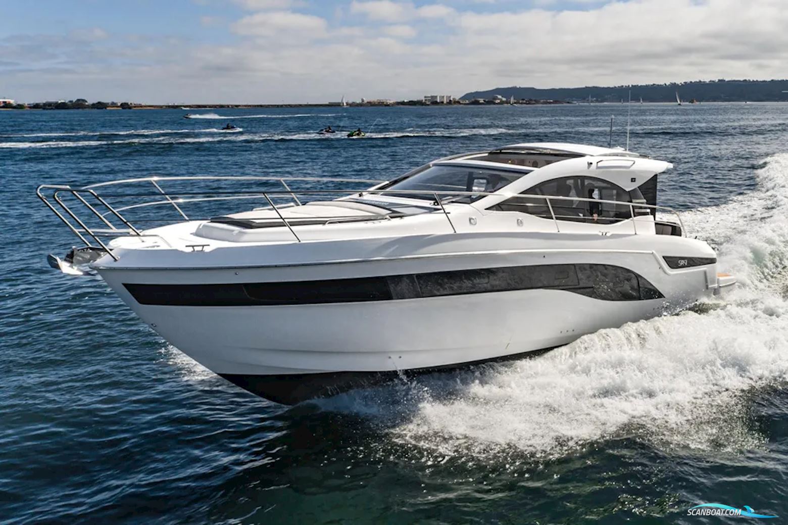 Bavaria SR41 Coupe Motorbåt 2025, med Volvo Penta motor, England